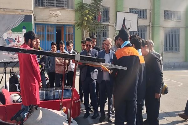 برگزاری مسابقات استانی خودروهای خورشیدی در هنرستان فنی مهدی زاده