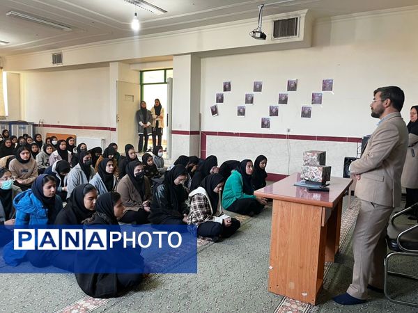 تجلیل از برگزیدگان مسابقات قرآنی 