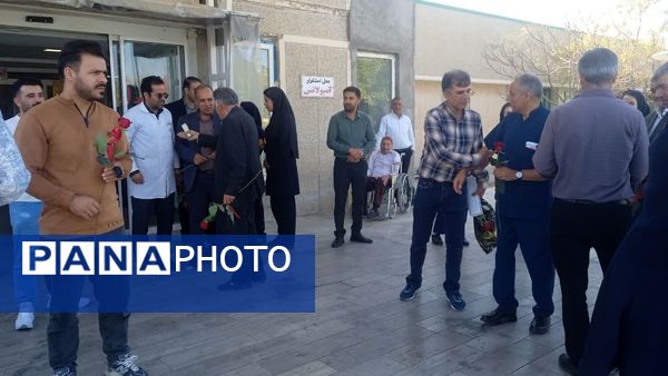 قدردانی پیشتازان دبستان شهید نجفی فدافن از پرستاران بیمارستان حضرت ابوالفضل
