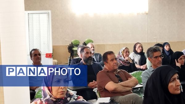 هم‌دلی خانه و مدرسه در نخستین جلسه اولیا و مربیان در مدرسه شاهد شهید کلانتری