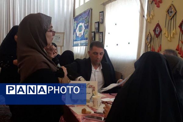 جلسات هم اندیشی مدیران در راستای تراز شدن مدارس شهرری