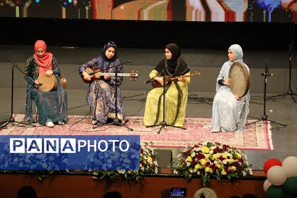 آیین تجلیل از دختران منتخب جشنواره‌ها و مسابقات دانش‌آموزی شهرستان‌های استان تهران