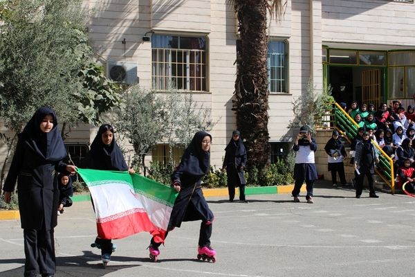 برگزاری جشنواره ورزشی در مدرسه شهید غیوری ناحیه یک شهرری