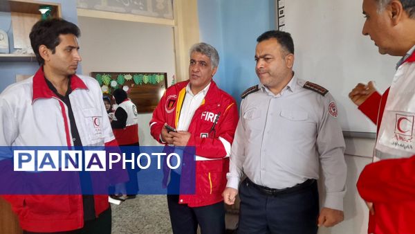 مانور سراسری زلزله در دبستان یکتا شهرستان قائمشهر