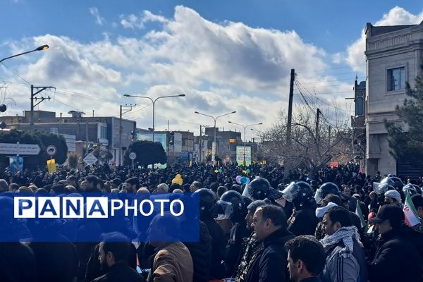 راهپیمایی و جشن یوم الله ۲۲ بهمن در شهرستان گناباد 