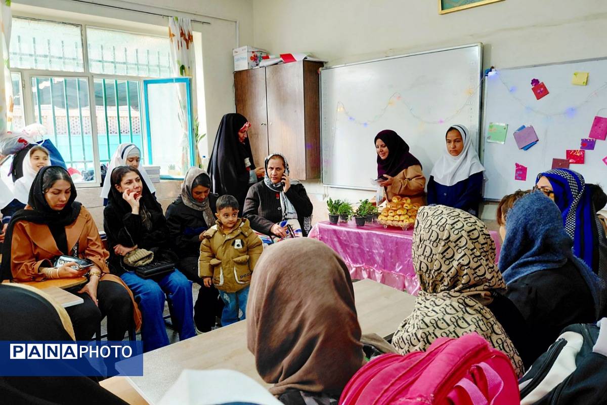 جشن ولادت بانوی دو عالم در دبستان وحیدکیهانی 