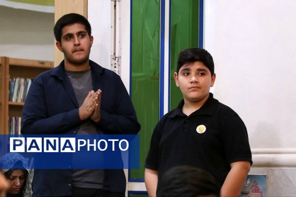 پرچم متبرک امام رضا (ع) در جشن ولادت امام رئوف در مسجد امام حسن عسکری (ع) بجنورد 