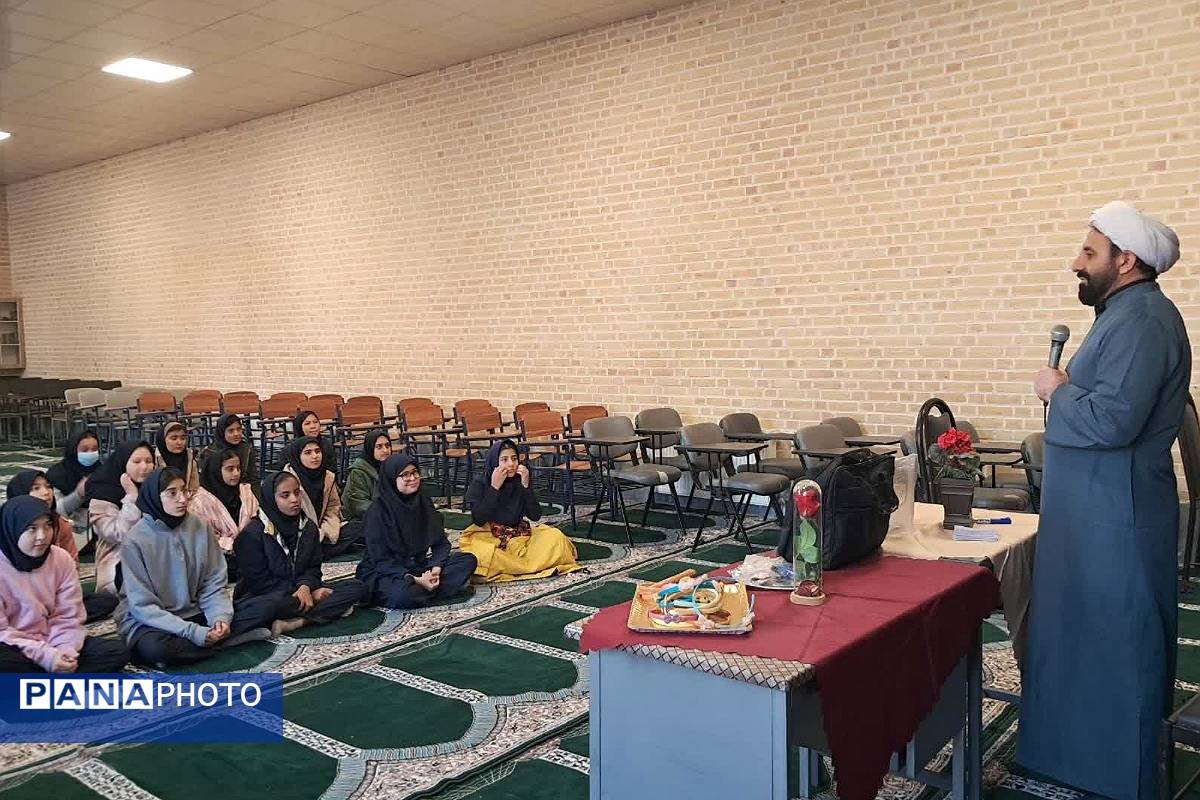 نشست تخصصی نماز در مدارس کهریزک 