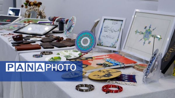 نمایشگاه دستاورد‌های هنری معلولان اعصاب و روان در محمدشهر کرج