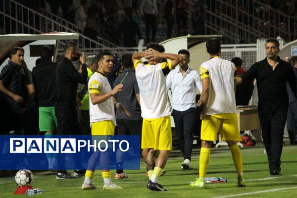 بازی بدون گل تراکتور و فجر سپاسی