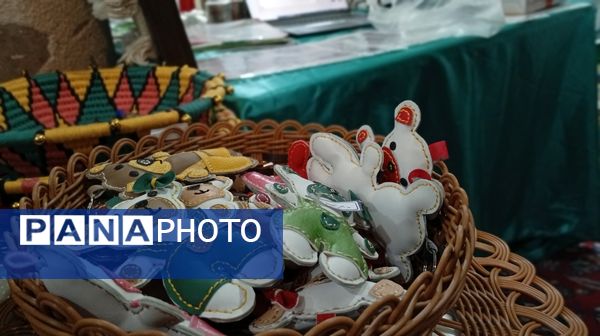  نمایشگاه و جشنواره انتخاب و معرفی پایگاه‌های اسوه در شهرکرد 