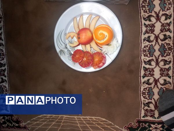 جشنواره میوه آرایی در مدرسه شهید غلامی خلیل آباد 