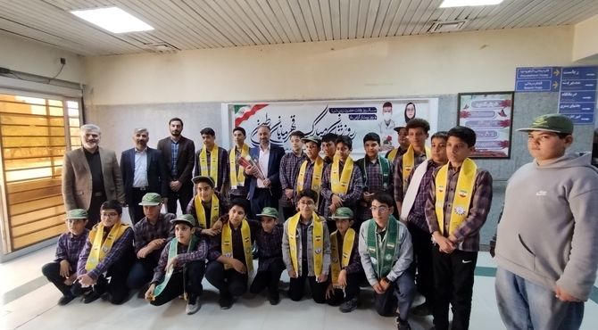 دانش‌آموزان پیشتاز همدانی، بهارِ میلاد حضرت زینب (س) را با تجلیل از پرستاران بیمارستان بعثت جشن گرفتند