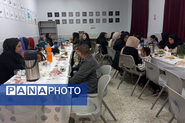 مراسم افطار در مدرسه محمودیه ۱۷خیامی