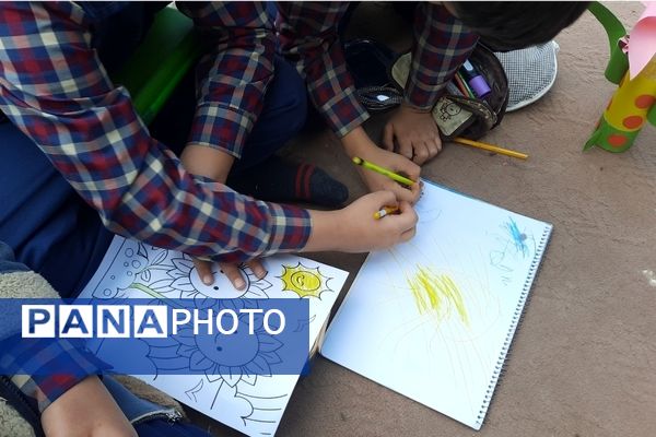 بمناسبت روز جهانی کودک برپایی جشنواره صبحانه سالم در دبستان پسرانه سرافراز ناحیه۷ مشهد