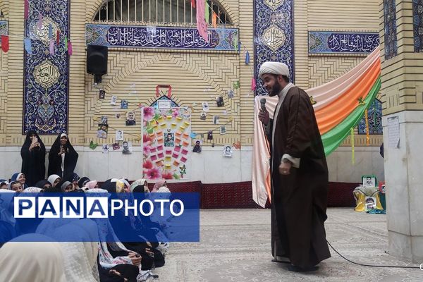 بازدید معاون پرورشی و تربیت بدنی ناحیه دو شهرری از مراسم اعتکاف دانش آموزی 