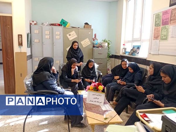 آزمون غربالگری پایه نهم در دبیرستان مادرمهربان خلیل آباد