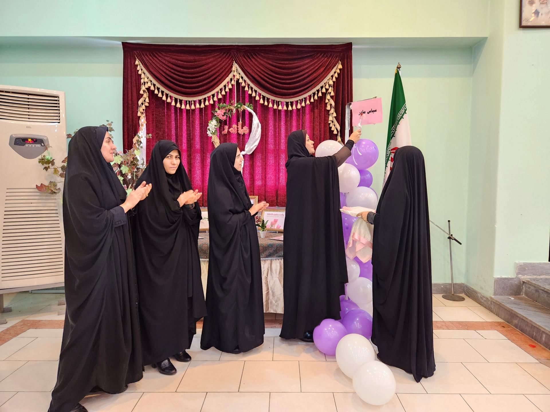 همایش گفتمان سازی الگوی سوم زن مسلمان و کنشگری جمعیت در تبریز