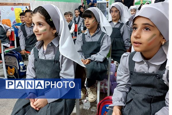 برگزاری جشن غنچه‌ها در کهریزک 