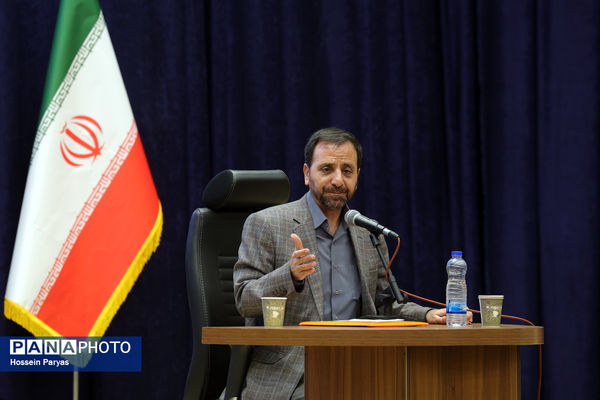 مراسم آموزش کاروان‌های عمره دانش‌آموزی به دانش‌آموزان عازم سرزمین وحی