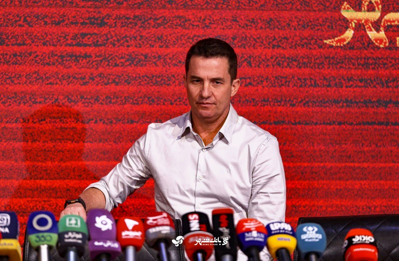 اوسمار ویرا: برای موفقیت پرسپولیس ‌به حمایت هواداران نیاز داریم/ رویای من رسیدن پرسپولیس به پیروزی‌های بزرگ است