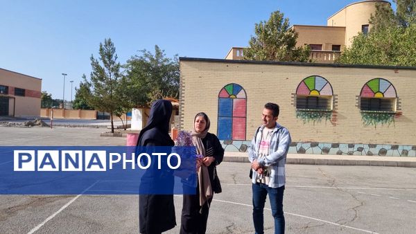 با آغاز سال تحصیلی جدید زنگ مهر و ایثار در دبیرستان موفقیان نظرآباد به صدا درآمد