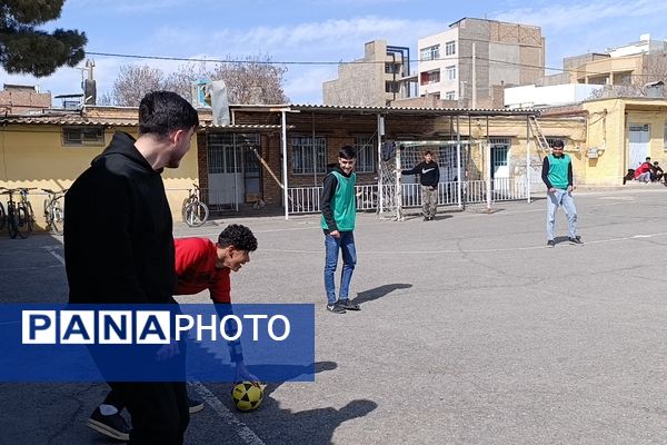 مسابقات درون مدرسه‌ای فوتسال در دبیرستان امام رضا (ع) نیشابور 