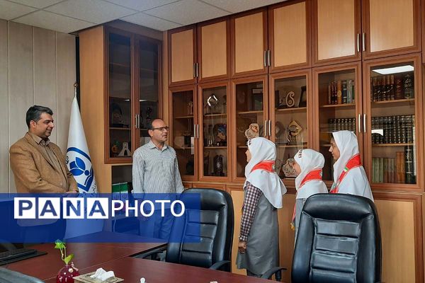 دیدار دانش آموزان پیشتاز پاکدشت با مدیرکل آموزش و پرورش شهرستانهای تهران
