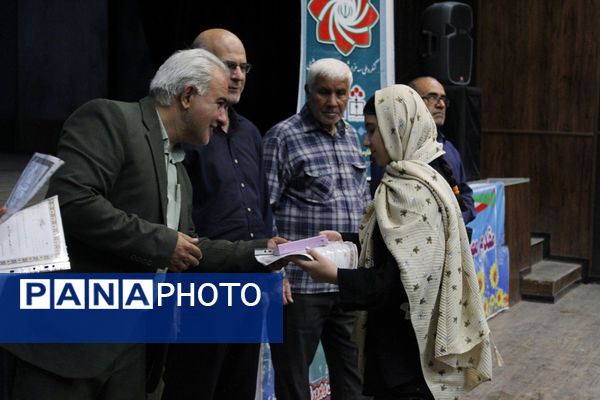 اختتامیه کلاس‌های تابستانی و تقدیر از برگزیدگان فرهنگی و قرآنی در گرمه