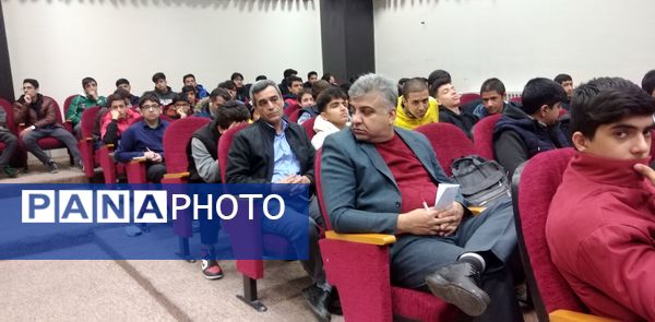 همایش هدایت تحصیلی دانش آموزن پایه نهمی در مشهد
