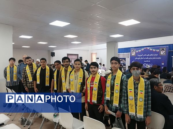دیدار نماینده ولی فقیه در خوزستان با تشکل‌های دانش‌آموزی