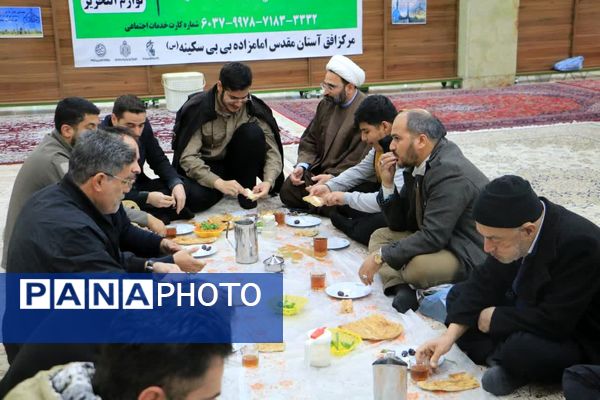 اقامه نماز جماعت مغرب و عشاء همراه با سفره افطاری ساده در حرم مطهر بی‌بی سکینه خاتون (سلام‌الله‌علیها)  ملارد در ایام ماه مبارک رمضان