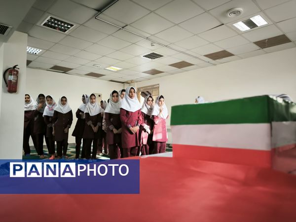 انتخابات شورای دانش آموزی در دبستان دخترانه شطیطه ۲