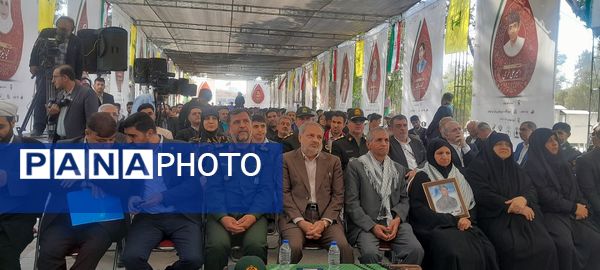 برگزاری مراسم سالروز شهادت شهید حسین فهمیده و آغاز هفته نوجوان و بسیج دانشآموزی در گلزار شهدای تهران