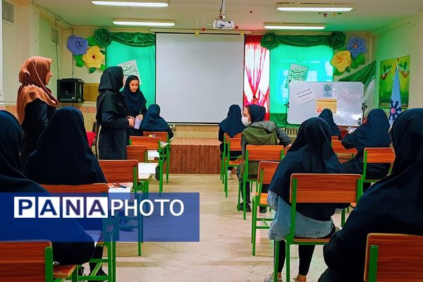 المپیاد و کارسوق هندسه در مدرسه فرزانگان 2 شهر پرند 