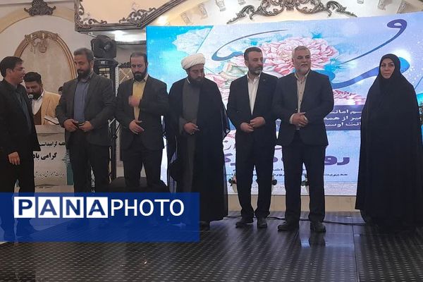 تجلیل از مدیران و معلمان نمونه مدارس غیردولتی شهرستان اسلامشهر 