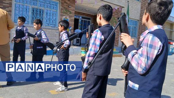 برپایی مراسم انس با قرآن کریم و مسابقات ورزشی در مدرسه شهید بختیاری شازند