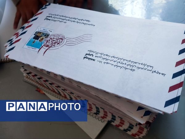 توزیع برگ های کنگره ۱۸۰۰۰شهیدخراسان رضوی 