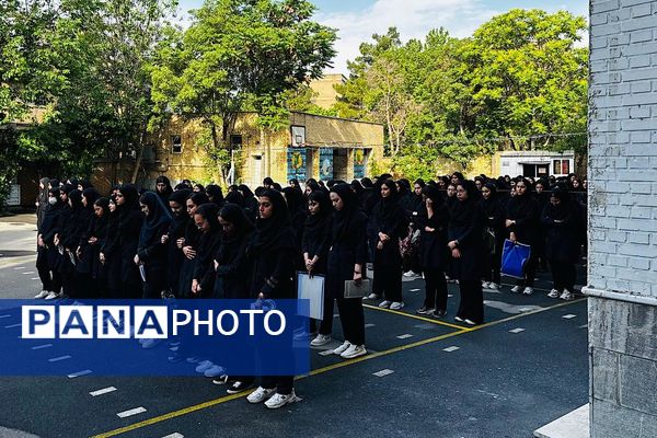 گرامیداشت دهه کرامت در هنرستان ایثار ناحیه یک شهرری