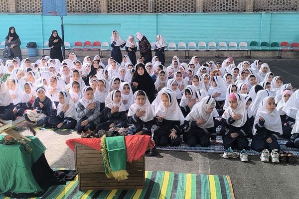 تجدیدِ پیمان با انقلاب و اهل بیت(ع) در روز ۱۳ آبان