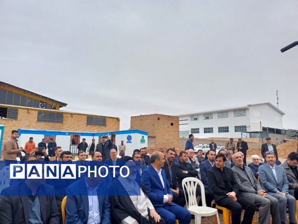 آیین کلنگ زنی صنایع پوشاک کیف و کفش در شهرک صنعتی کمشچه