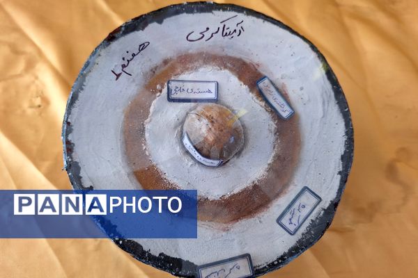 نمایشگاه دست سازه‌های علوم و آزمایشگاه در دبیرستان پویش 