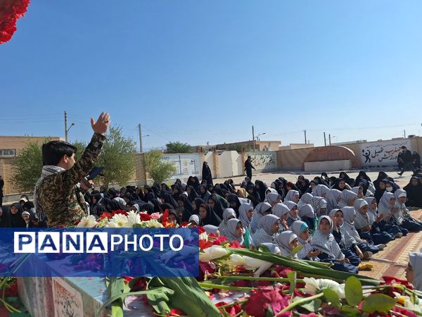 میزبانی دانش‌آموزان دختر بیرجندی از شهید گمنام 