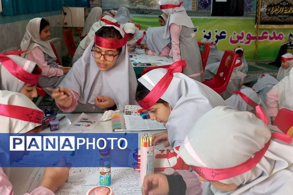 نمایش جلوه‌های ارادت فاطمی در روزنامه‌دیواری‌های مدرسه شهیدسرافراز اسلامشهر