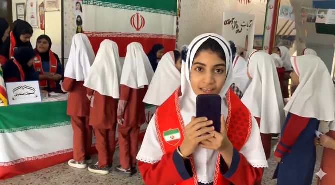 روز تصمیم در دبستان دخترانه رهبر