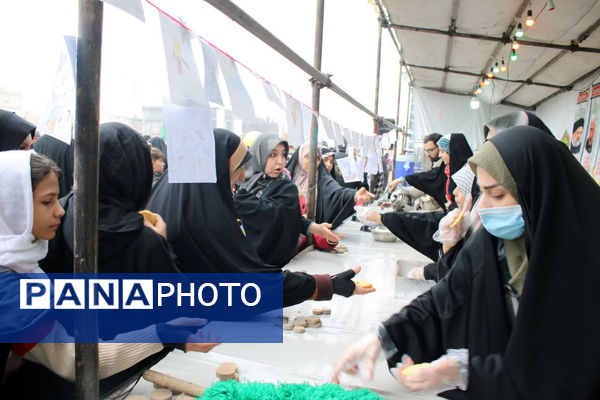 جلوه های حضور خادمان نوجوان در شادپیمایی مسجد جمکران