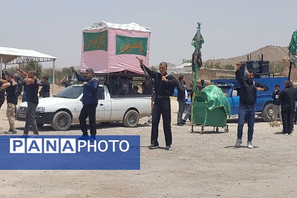 مراسم عزاداری و زنجیرزنی روز عاشورا در روستای جعفرآباد بوانات