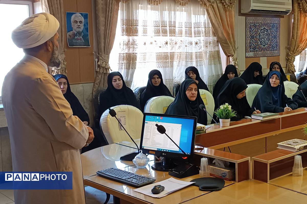 برگزاری دوره توانمندسازی فرهنگیان 
