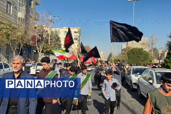 نوجوانان فاطمی از دبیرستان تا مسجد جامع