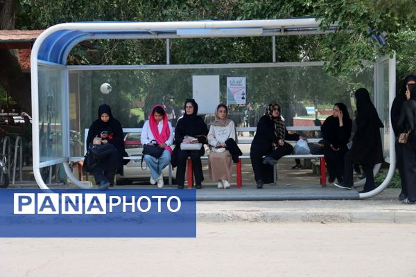 غوغای دانشگاه فردوسی مشهد در روز کنکور ۱۴۰۴